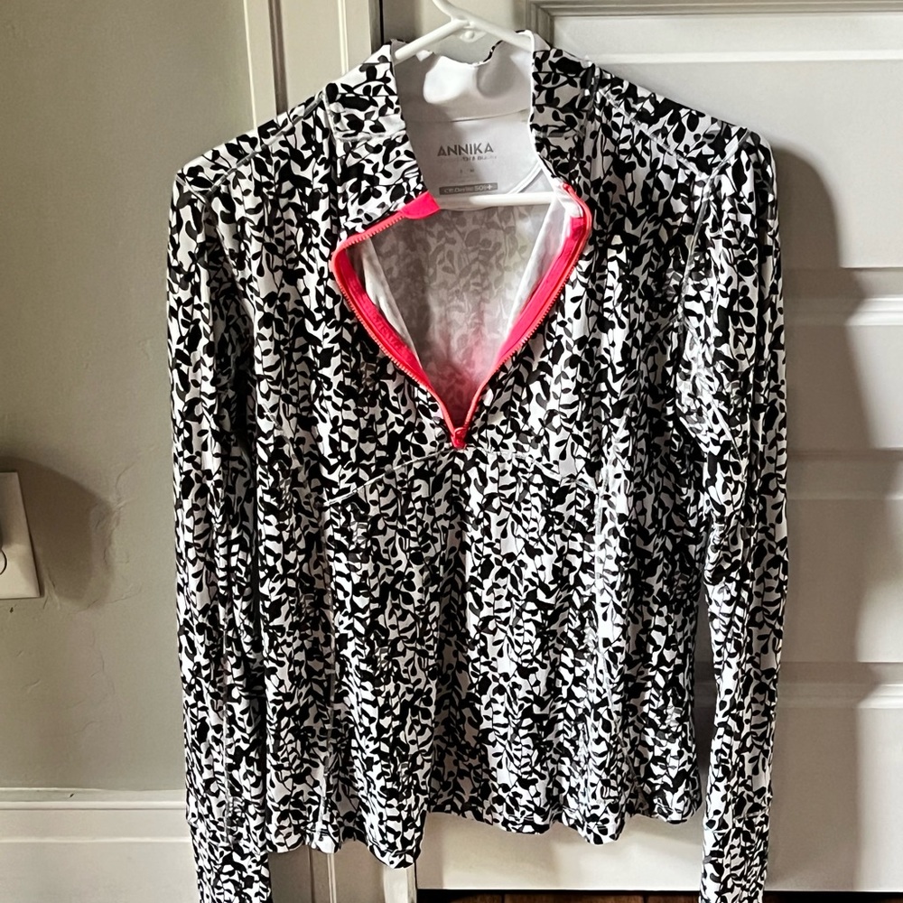 Annika long sleeve pullover